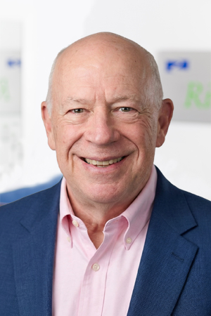 Colegeorge V4 Whitebkg 400X500