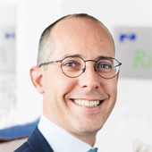 Gaudindamien2 BKG 300X450